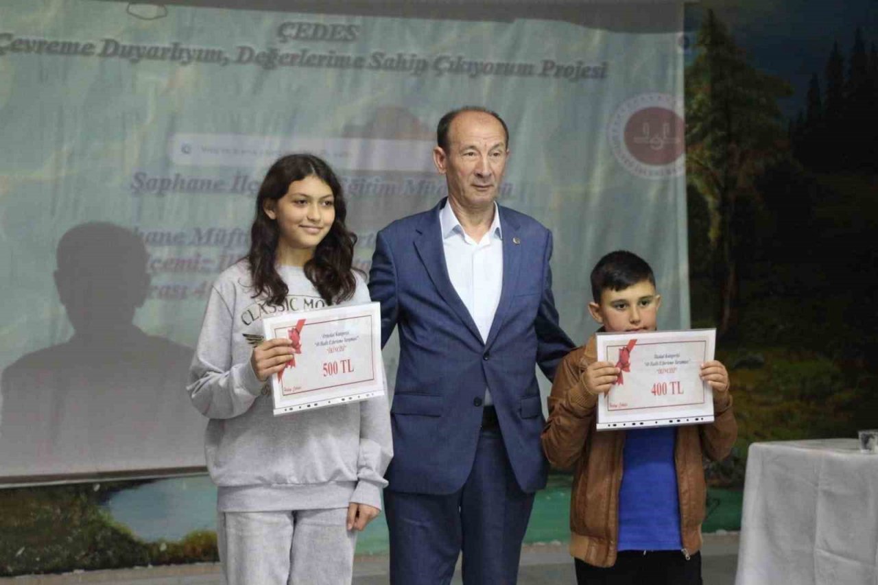 Şaphane’de “40 Hadis Ezberleme Yarışması" düzenlendi