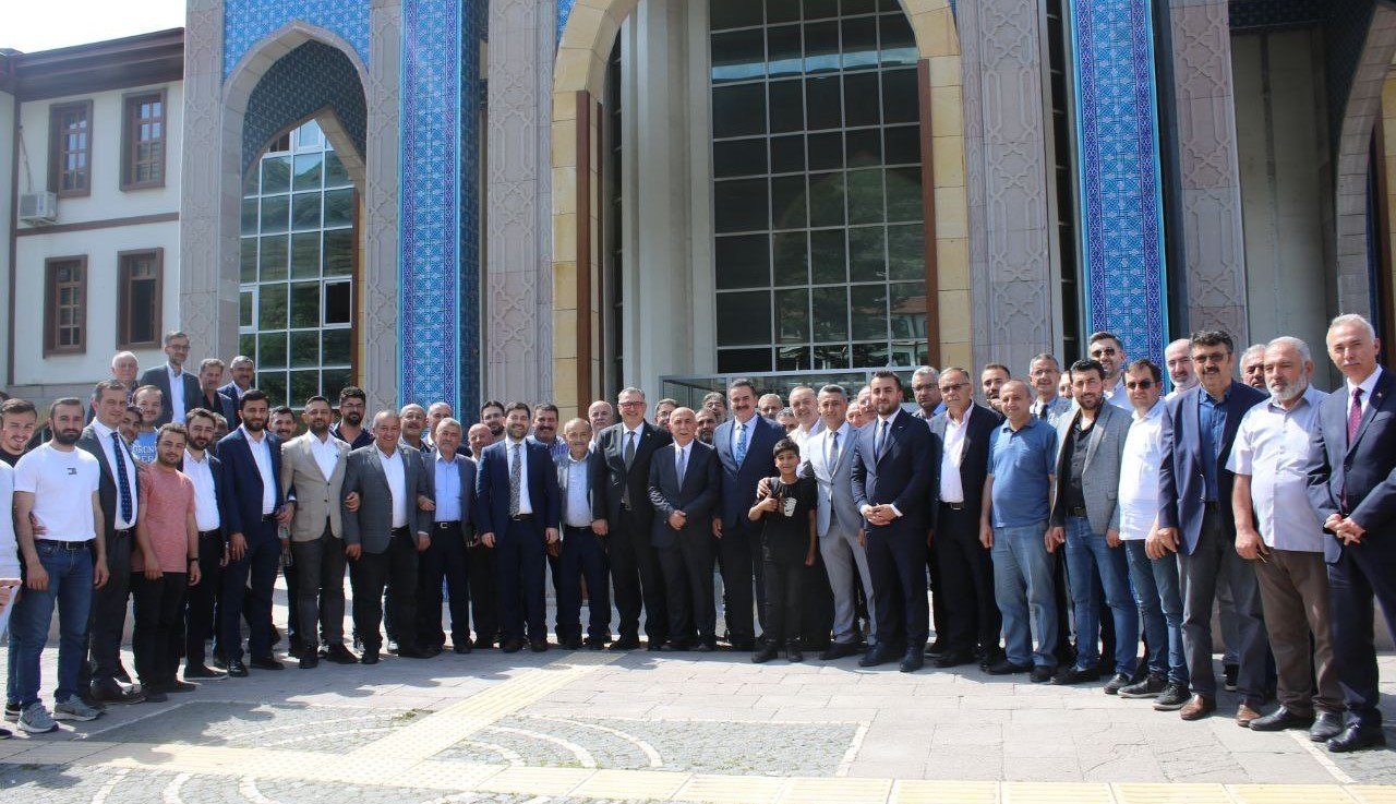 AK Parti Amasya milletvekilleri Haluk İpek ve Hasan Çilez mazbata aldı