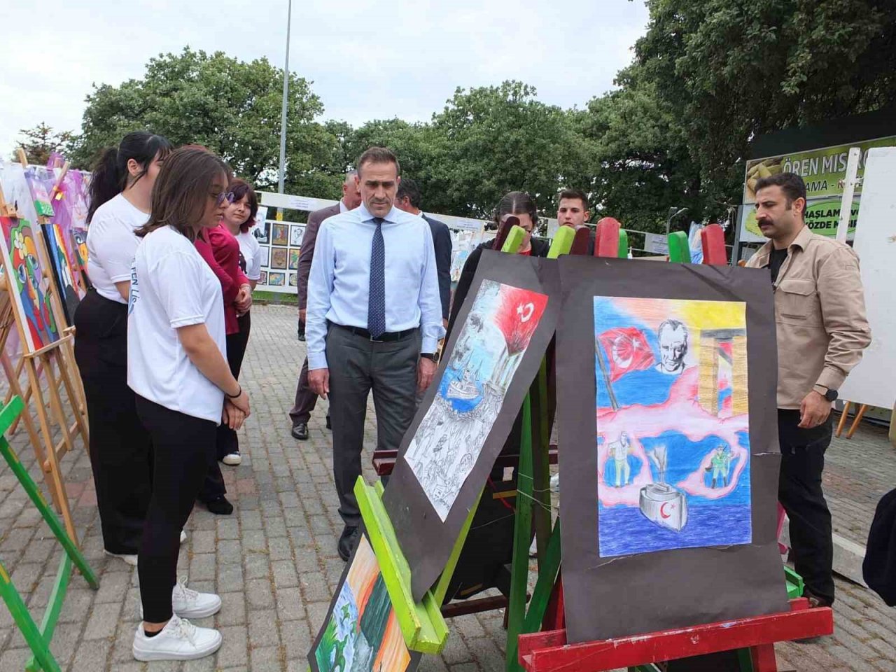 Balıkesir’de 23 Okul öğrencilerinin eserleri sergilendi