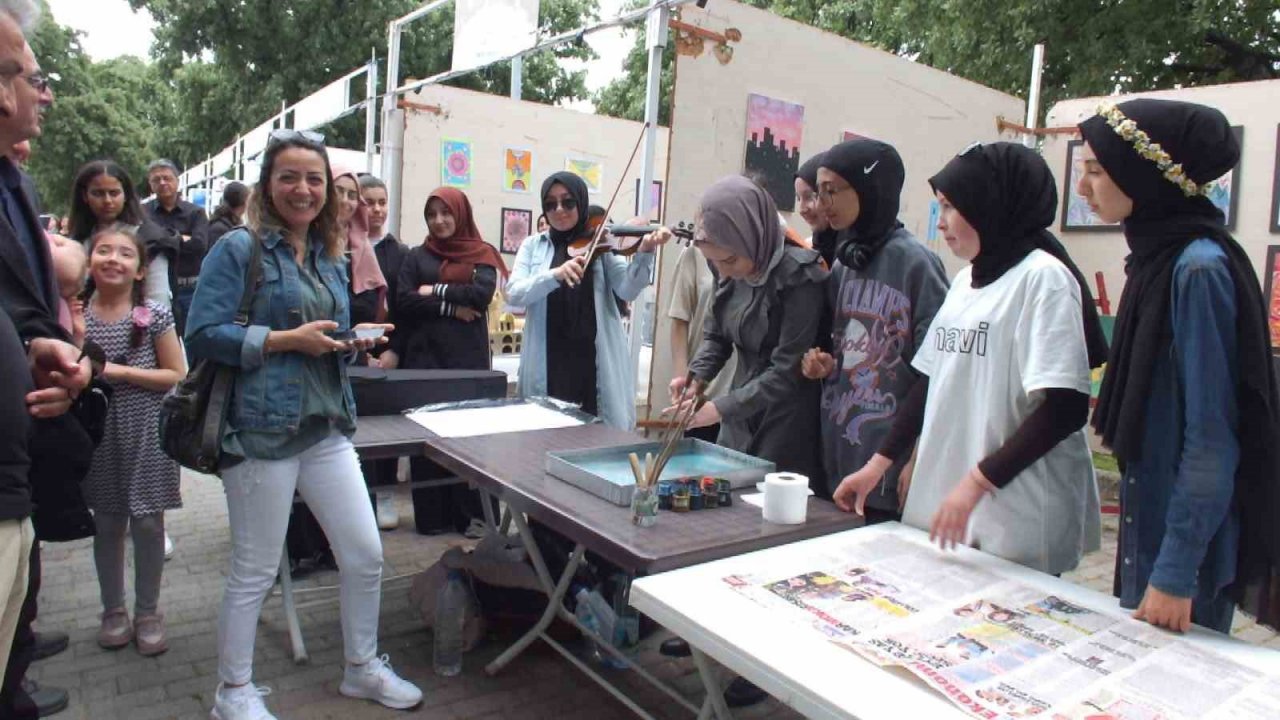 Balıkesir’de 23 Okul öğrencilerinin eserleri sergilendi