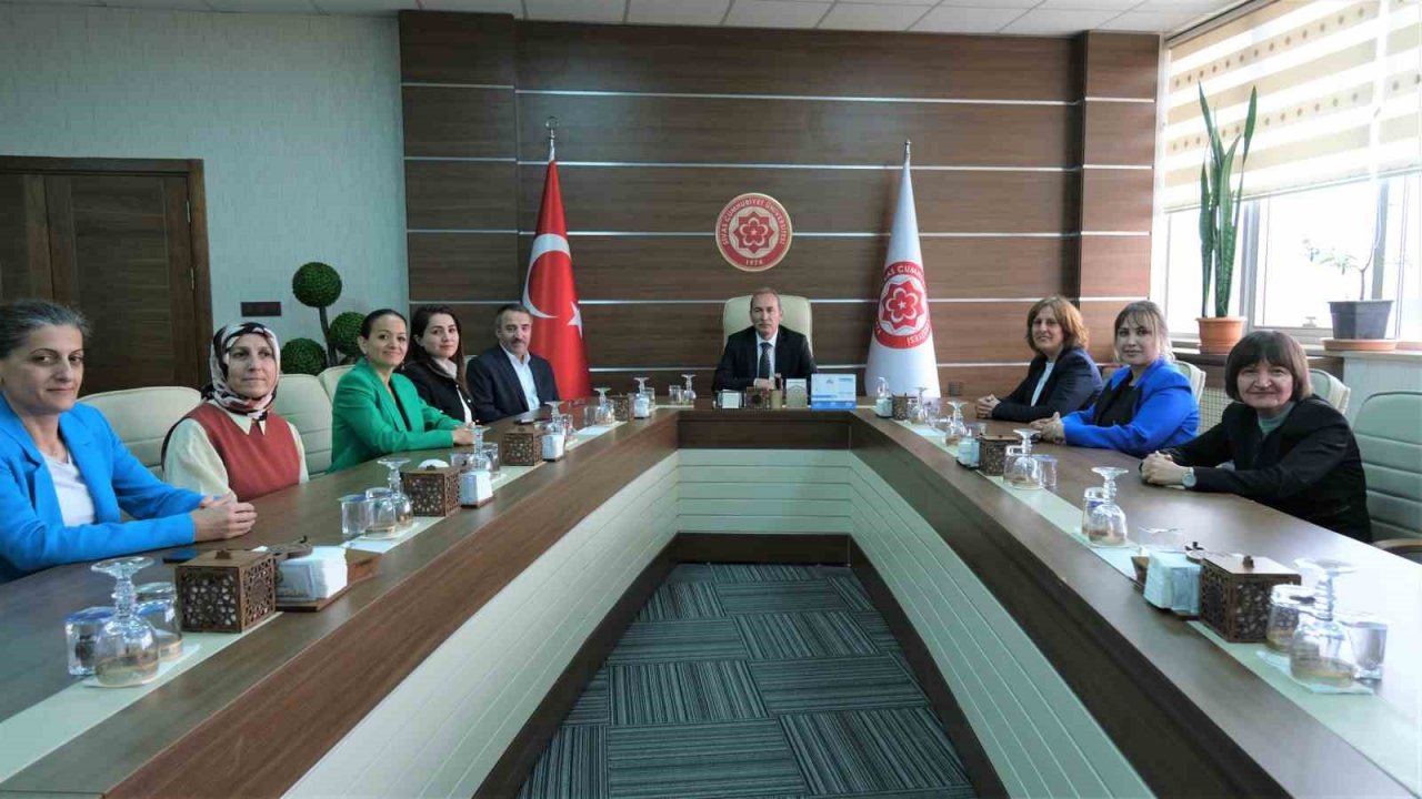 Ebelik bölümü akreditasyon belgesi takdim edildi