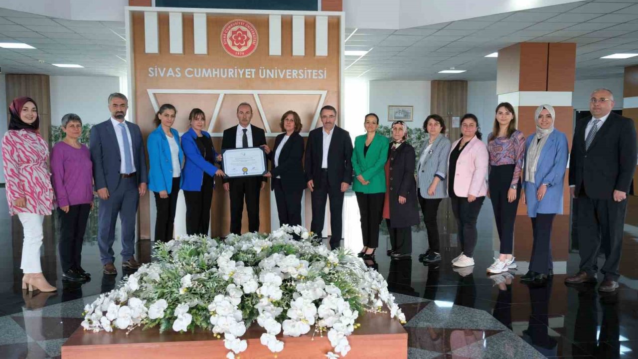 Ebelik bölümü akreditasyon belgesi takdim edildi