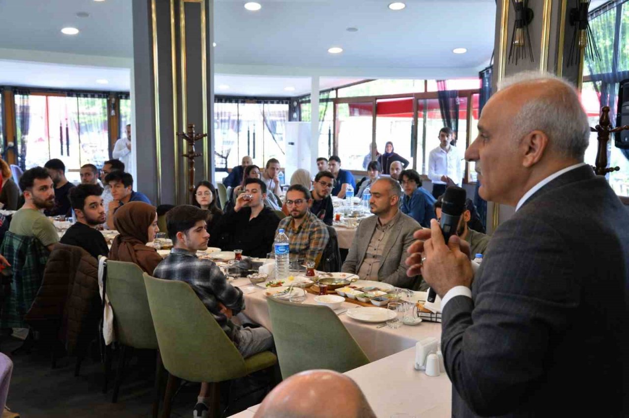 Başkan Zorluoğlu’ndan Teknofest yarışmacılarına destek sözü