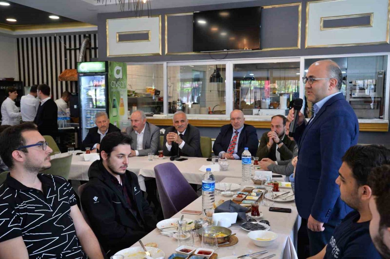 Başkan Zorluoğlu’ndan Teknofest yarışmacılarına destek sözü