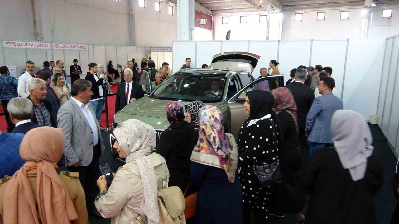 Yerli otomobil Togg, Yozgat’ta büyük ilgi gördü
