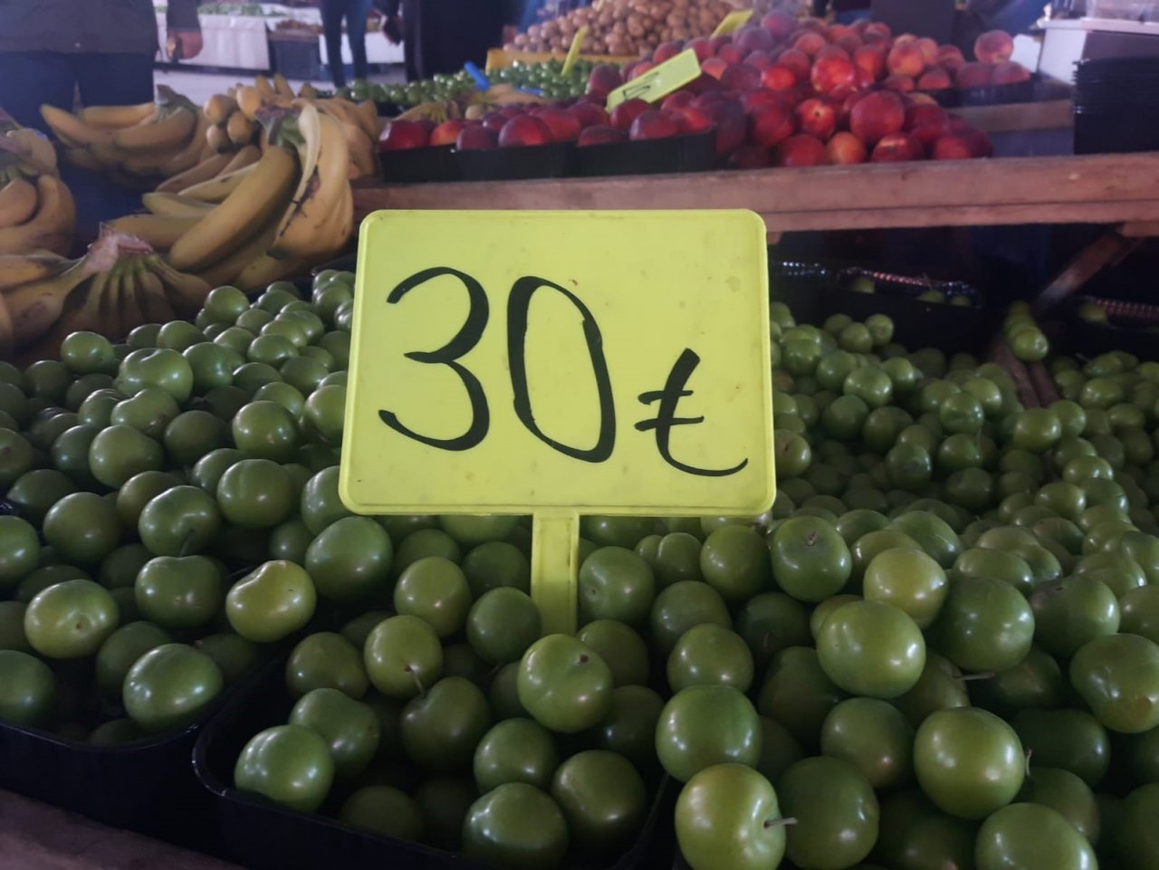 Afyonkarahisar’daki semt pazarlarında fiyatlar düşüşe geçti