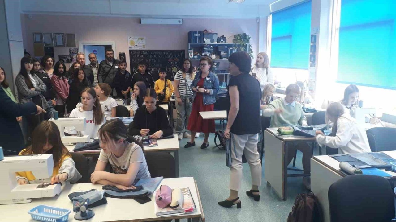 Altınkent Ortaokulu ’Hologram teknolojisinin eğitime entegrasyonu’ için Estonya’ya gitti