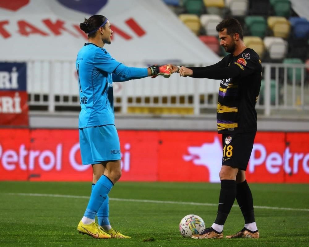 Altınordu kalecisi Ali Emre, kurtarışlarıyla en iyi kaleciler arasında