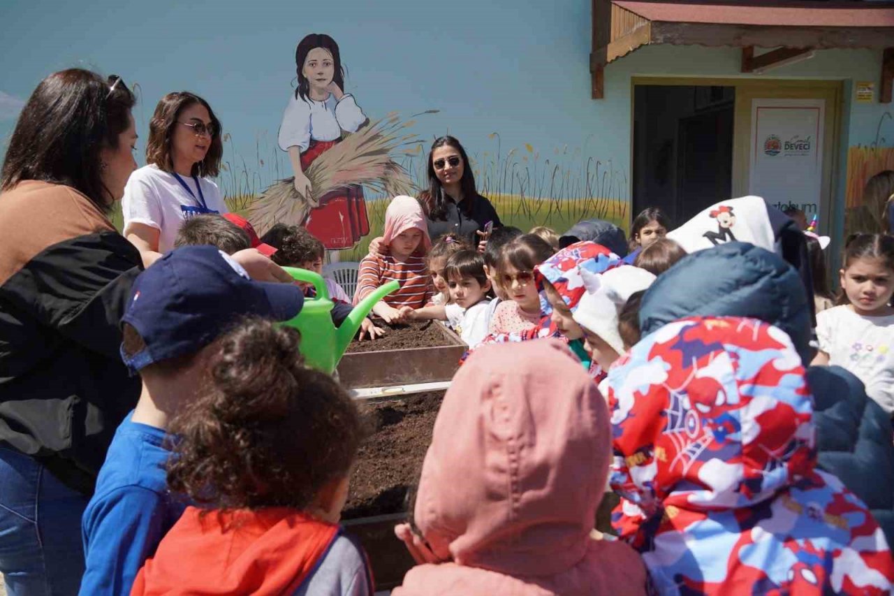 Minik çiftçilerden örnek çalışma