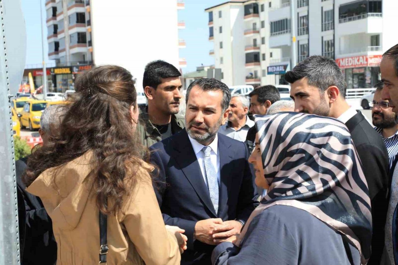 Başkan Şerifoğulları vatandaşlarla bir araya geldi