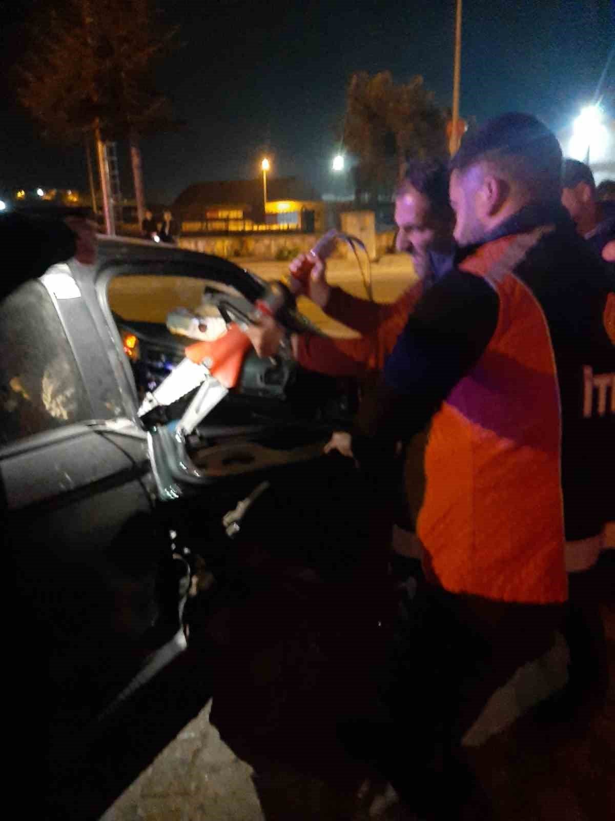 Söğüt’te trafik kazası: 1’i ağır 3 yaralı