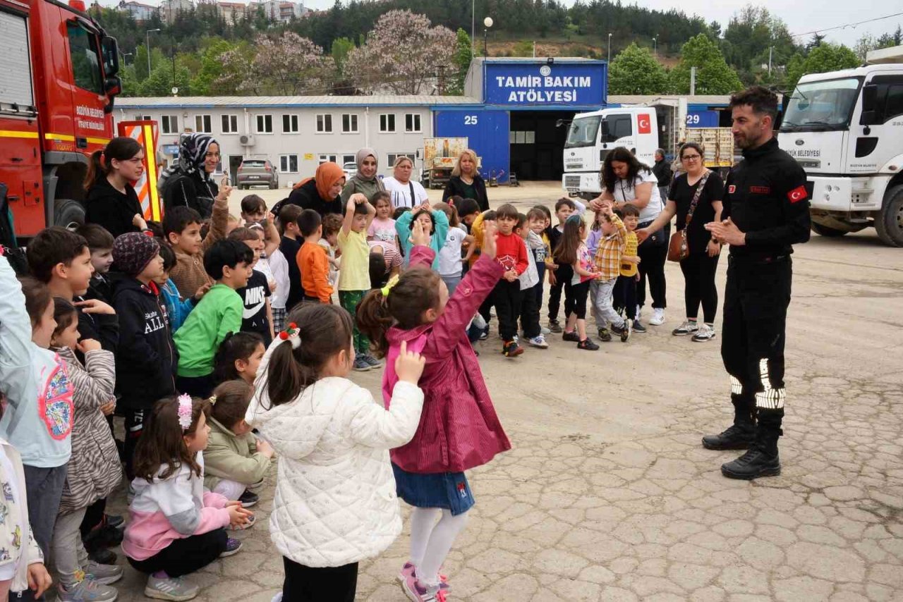 Bozüyük’te miniklere yangın eğitimi