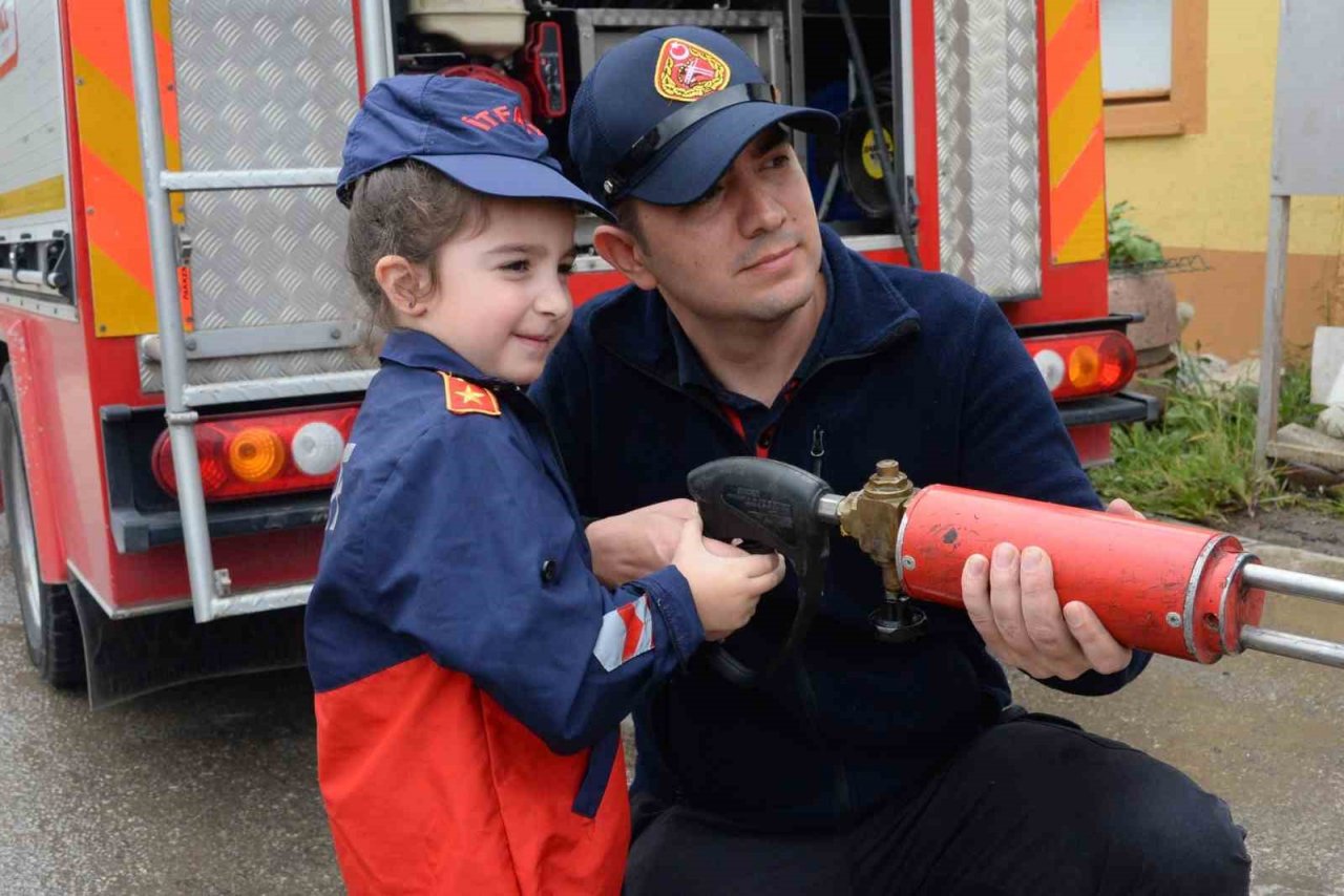 Bozüyük’te miniklere yangın eğitimi