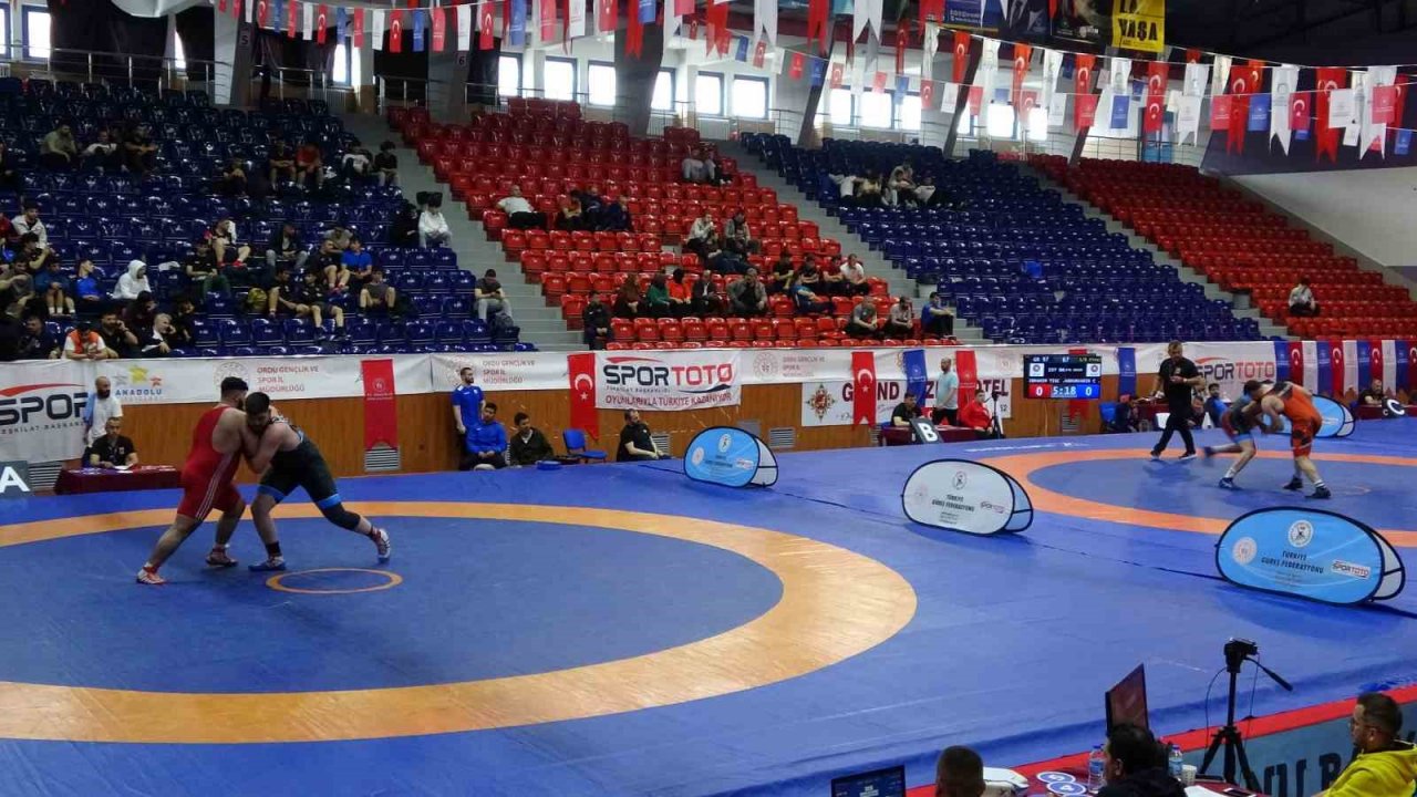 Büyükler Grekoromen Güreş Türkiye Şampiyonası başladı