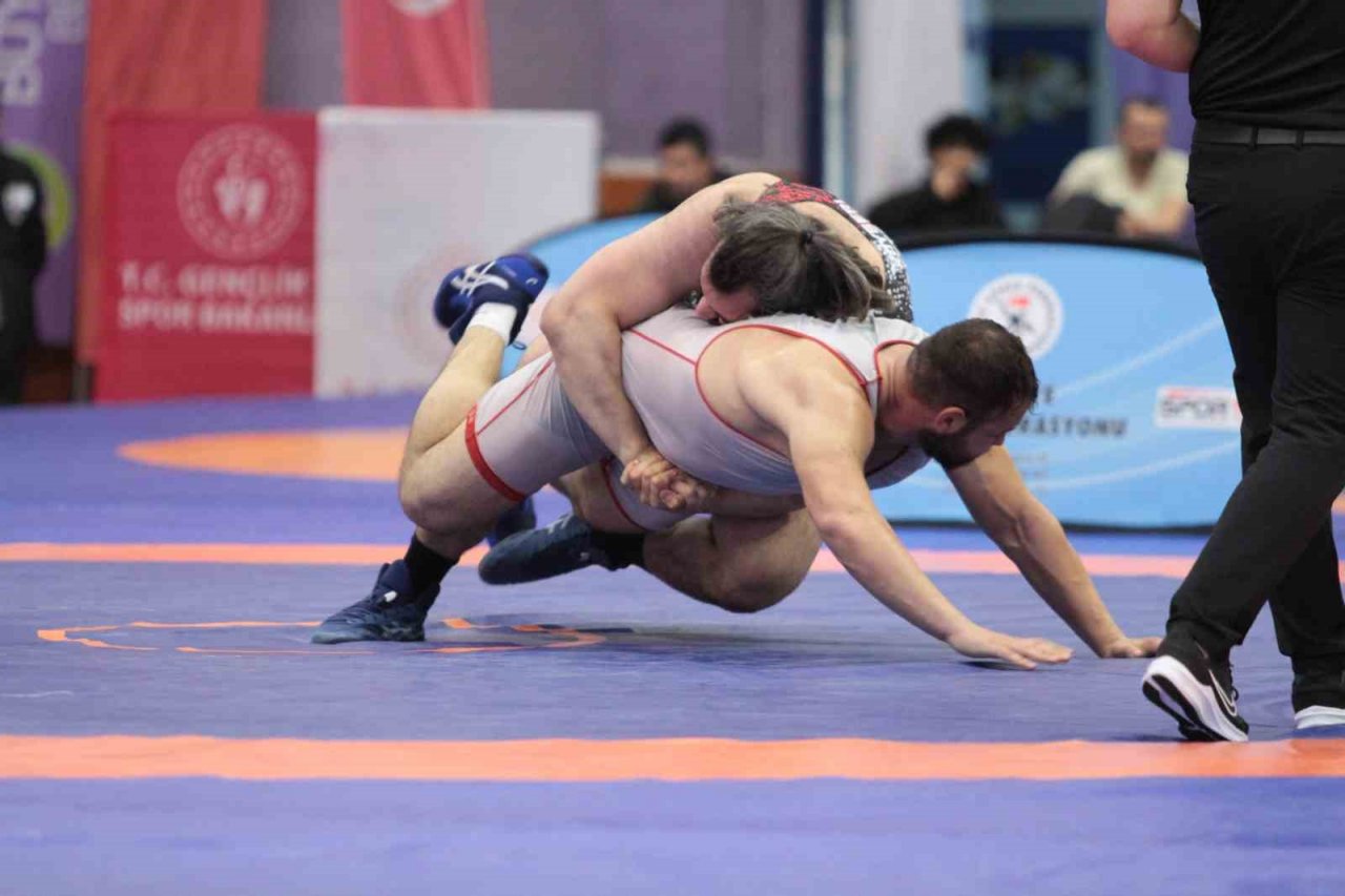 Büyükler Grekoromen Güreş Türkiye Şampiyonası başladı