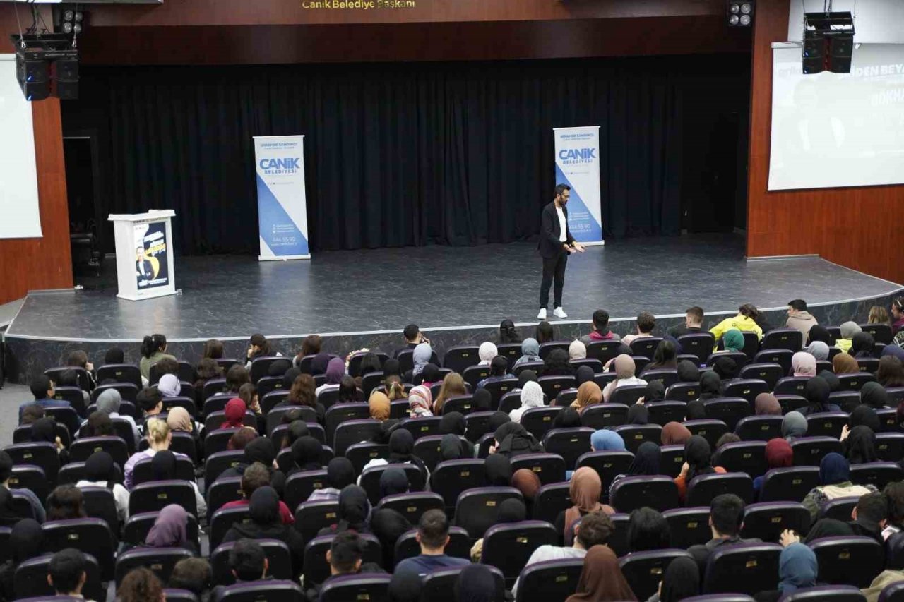 Canik’te öğrencilere ‘Griden Beyaza’ semineri