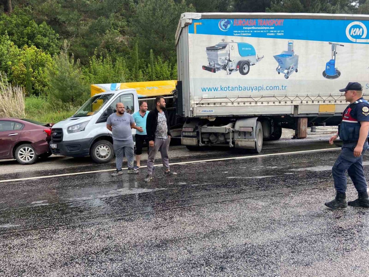 4 kişinin öldüğü rampada zincirleme trafik kazası