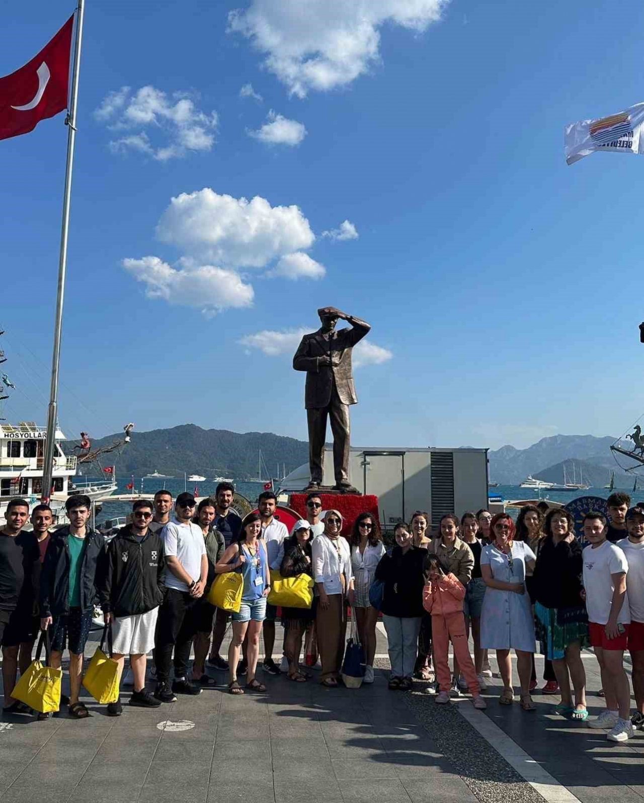 Depremzede öğrenciler Marmaris’te ağırlandı