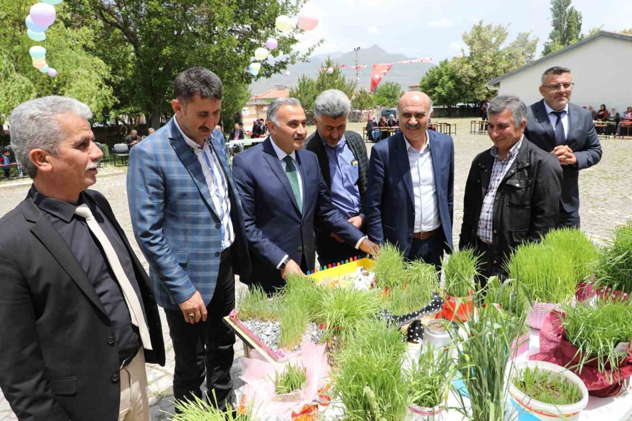 Develi Çayırözü İlkokul ve Ortaokulunda bahar coşkusu