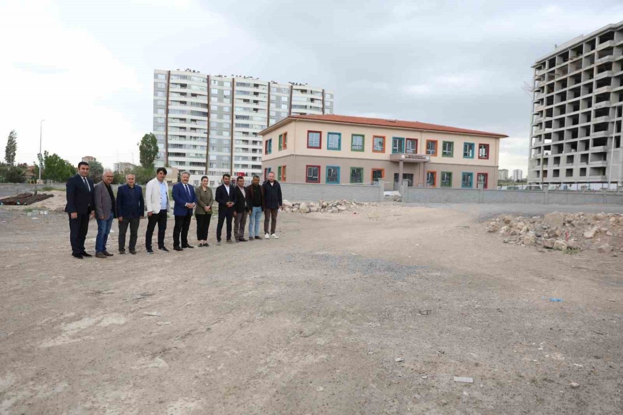 Melikgazi, kentsel dönüşüm alanına 2 okul birden kazandırdı