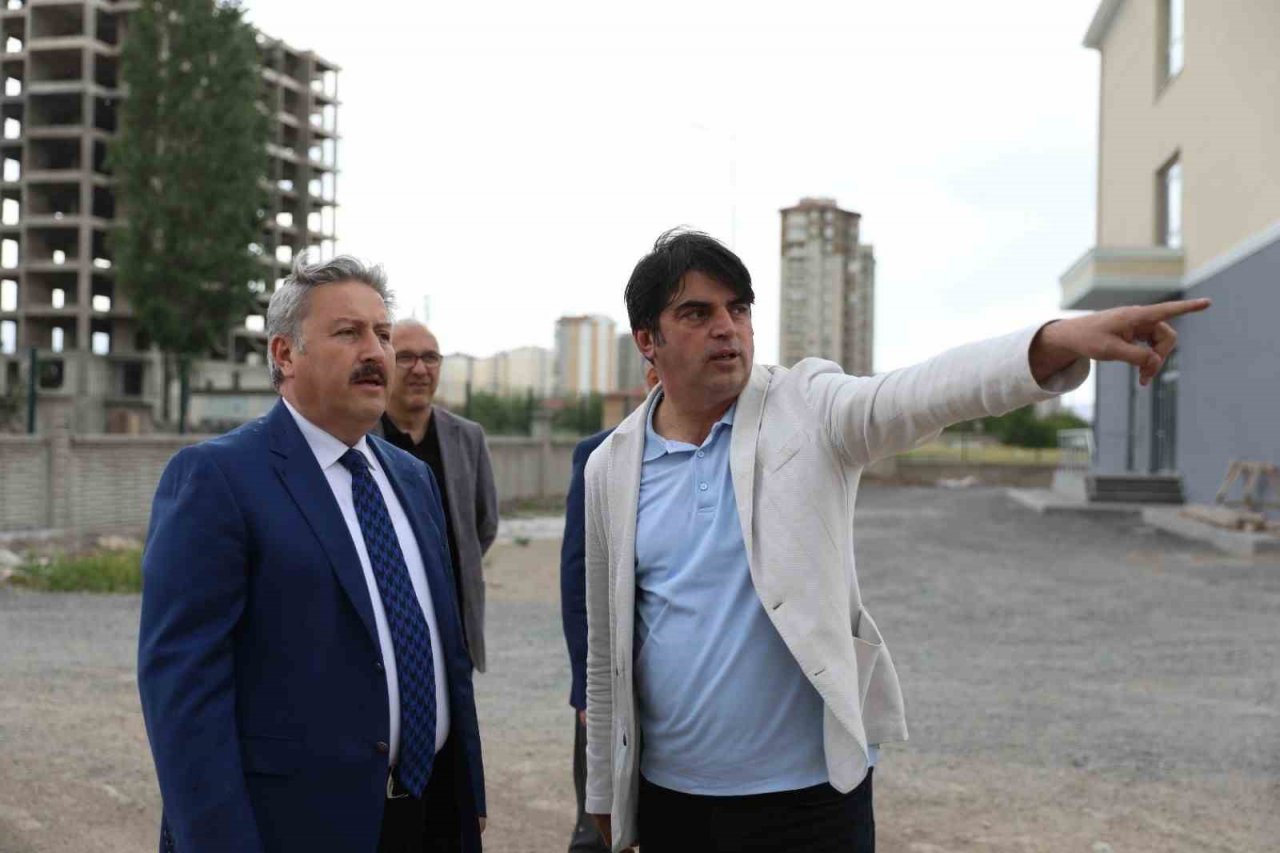 Melikgazi, kentsel dönüşüm alanına 2 okul birden kazandırdı