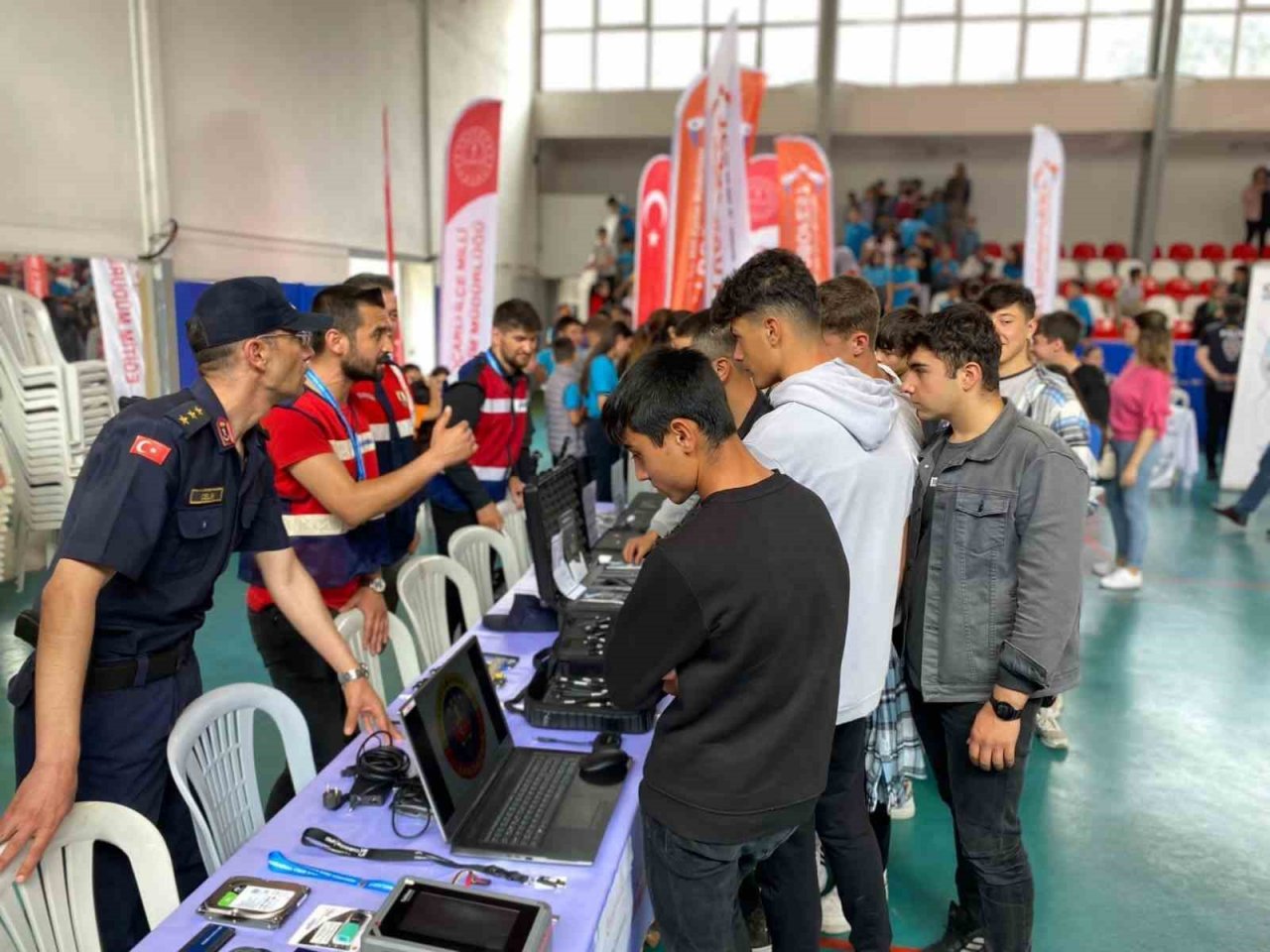 Jandarma, Robofest Kodlama Festivali’ne katıldı