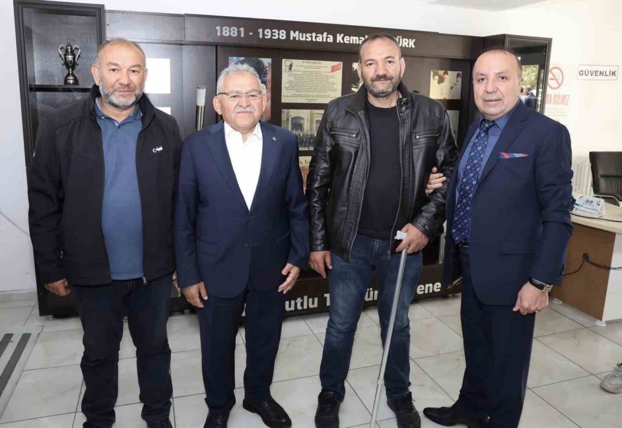 Başkan Büyükkılıç’tan Pınarbaşı Belediyesi’ne ziyaret