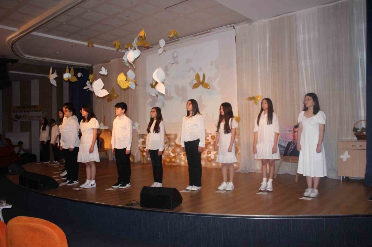 Ortaokul öğrencilerinin şiirleri duygulandırdı