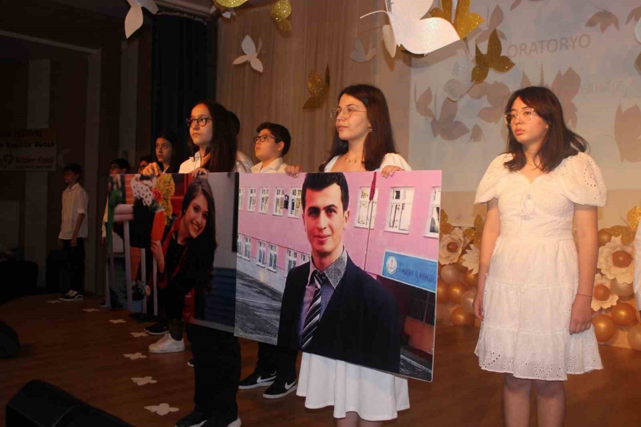 Ortaokul öğrencilerinin şiirleri duygulandırdı