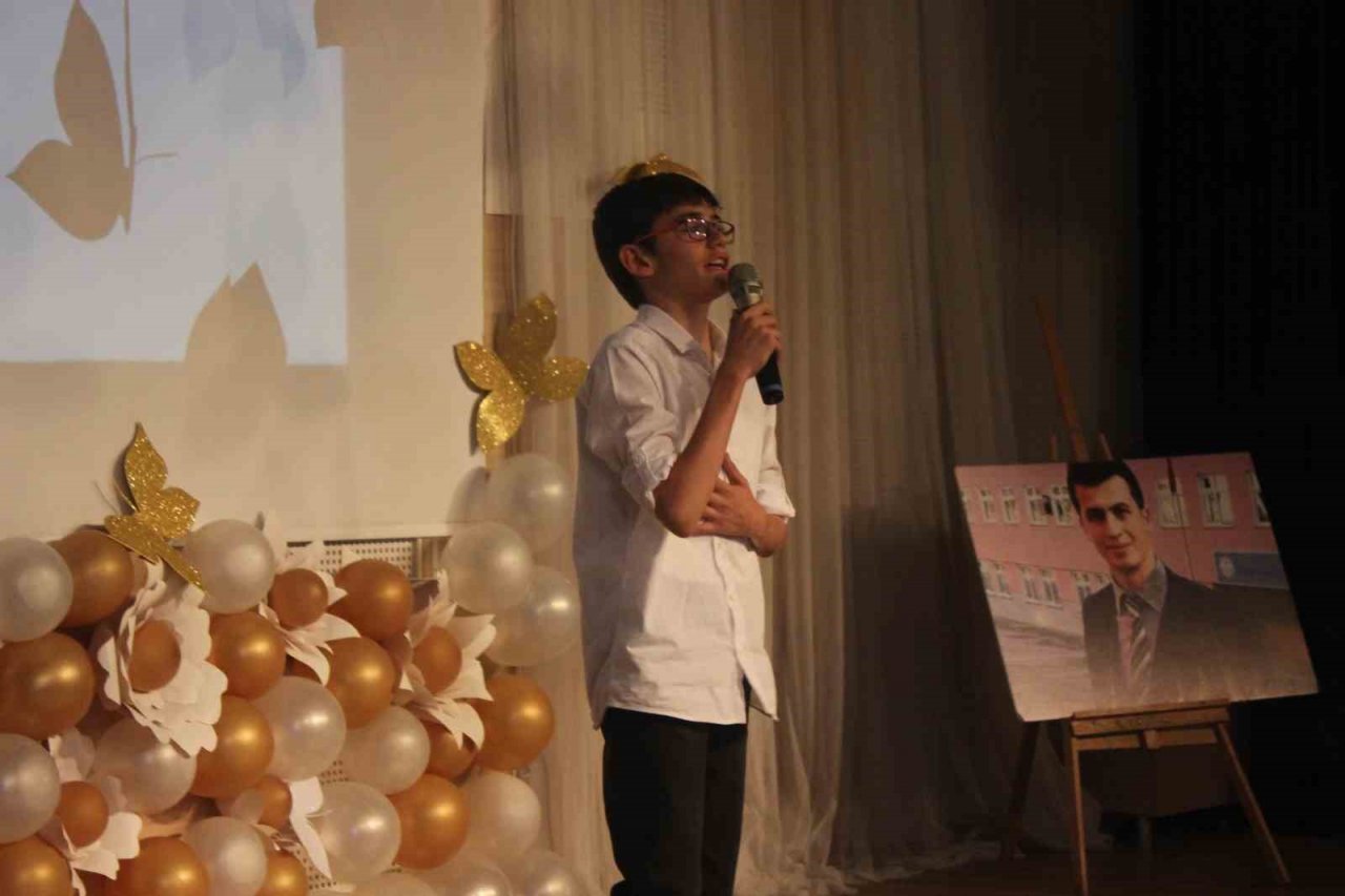 Ortaokul öğrencilerinin şiirleri duygulandırdı