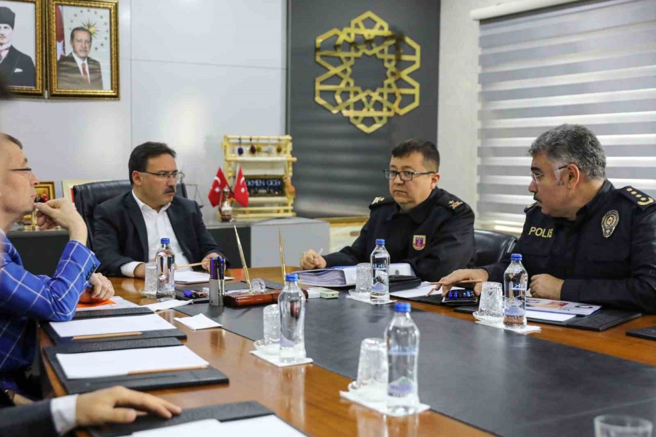 Seçim Güvenliği Toplantısı Vali Çiçek Başkanlığı’nda gerçekleştirildi