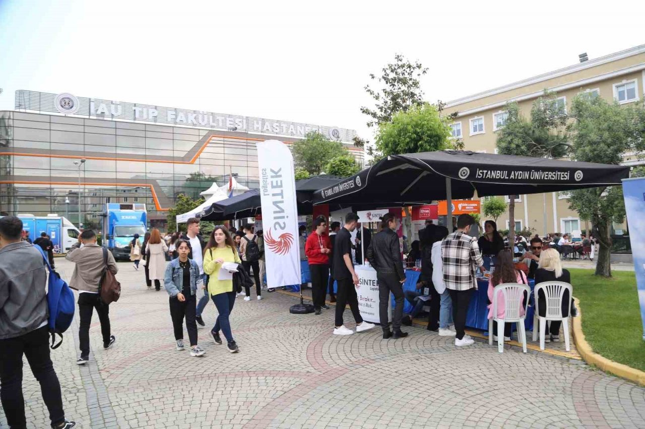 Yarının insan kaynağı gençler 100’e yakın firma ile bir araya geldi