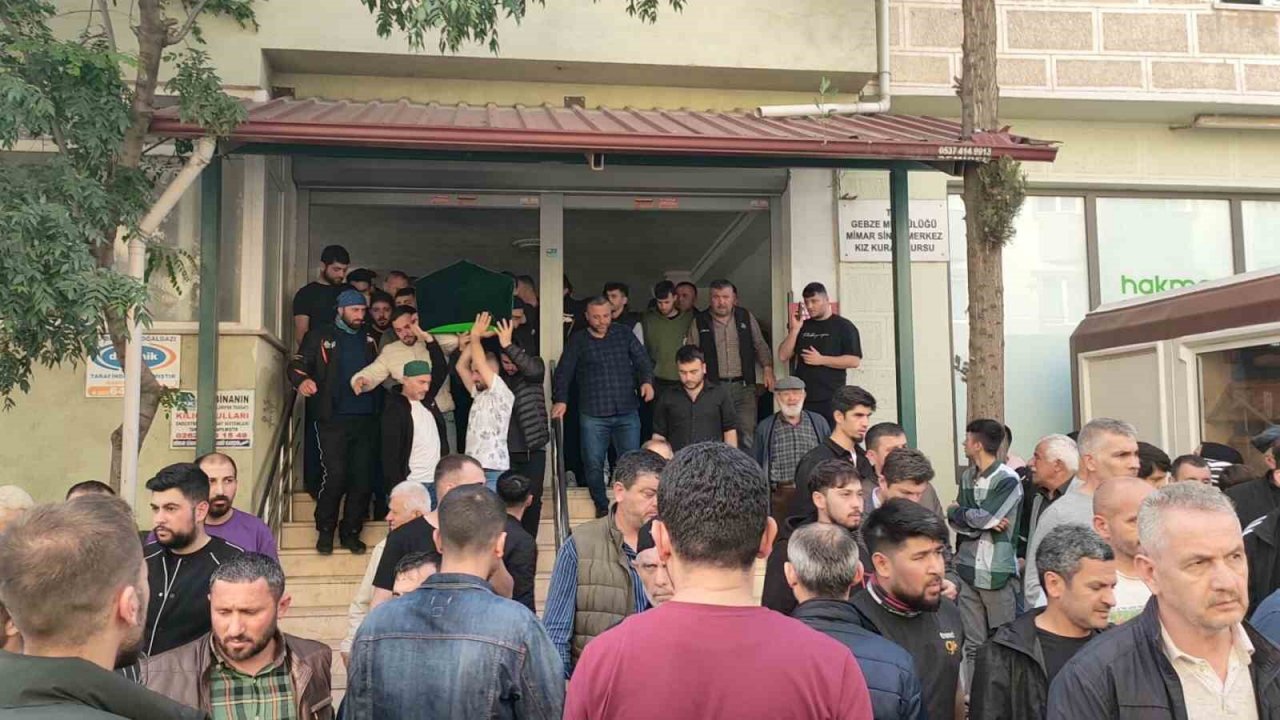 Kazada hayatını kaybeden motokurye son yolculuğuna uğurlandı