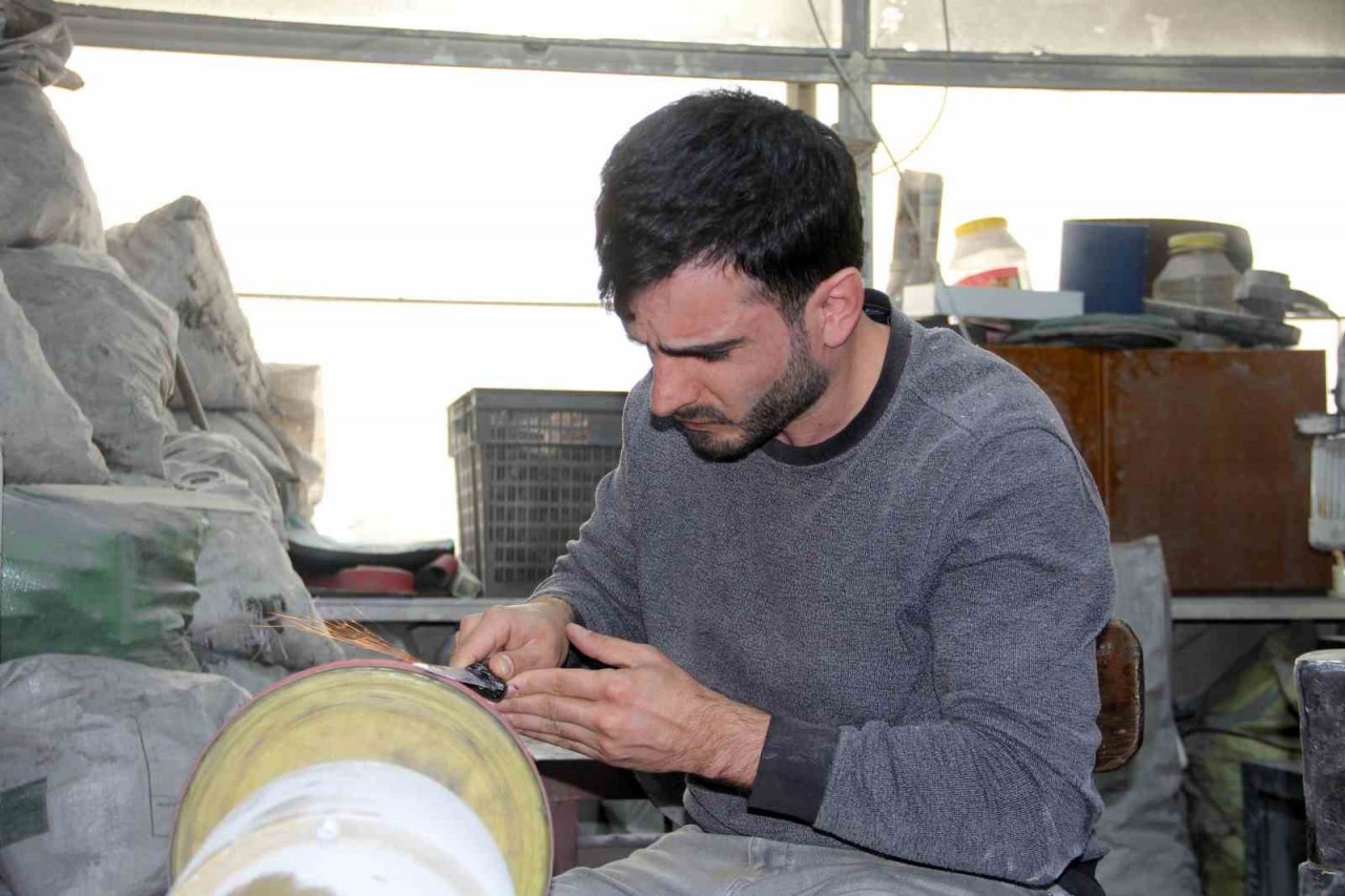 Enflasyona inat fiyatları yarıya çekti, “Kurban kesen vatandaşın yanındayım” dedi