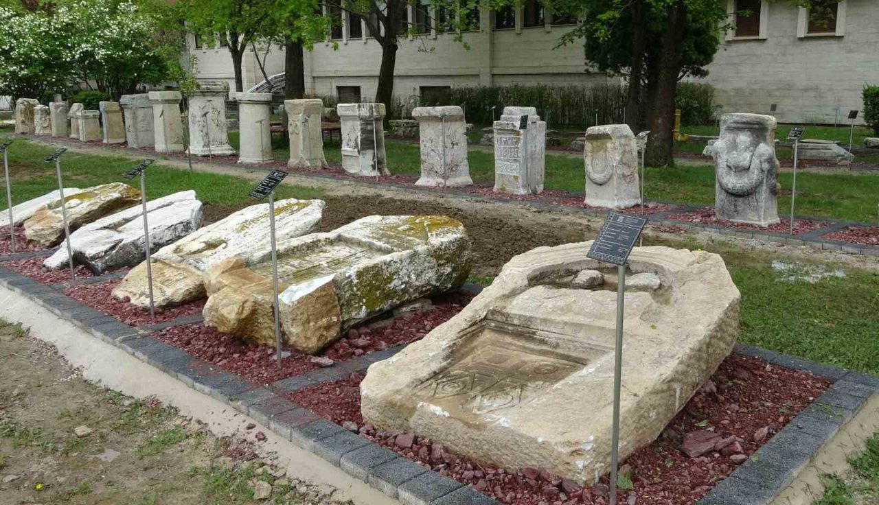 Açık alanda yeni eserlerin de eklendiği DPÜ Müzesi düzenlenen törenle hizmete sunuldu