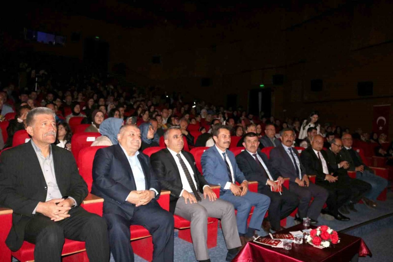 Lise öğrencileri konser verdi