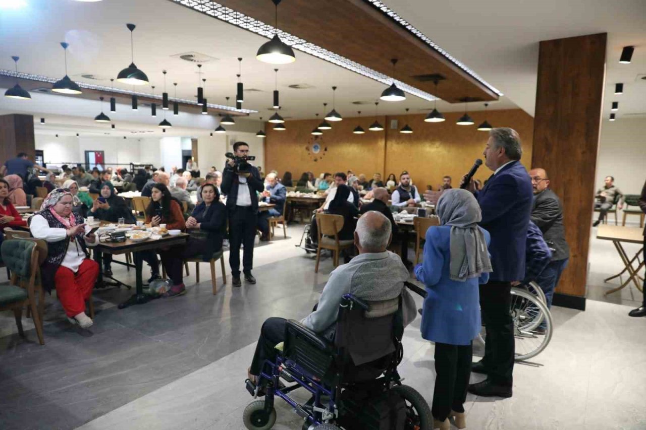 Başkan Palancıoğlu engelli vatandaşlarla buluştu