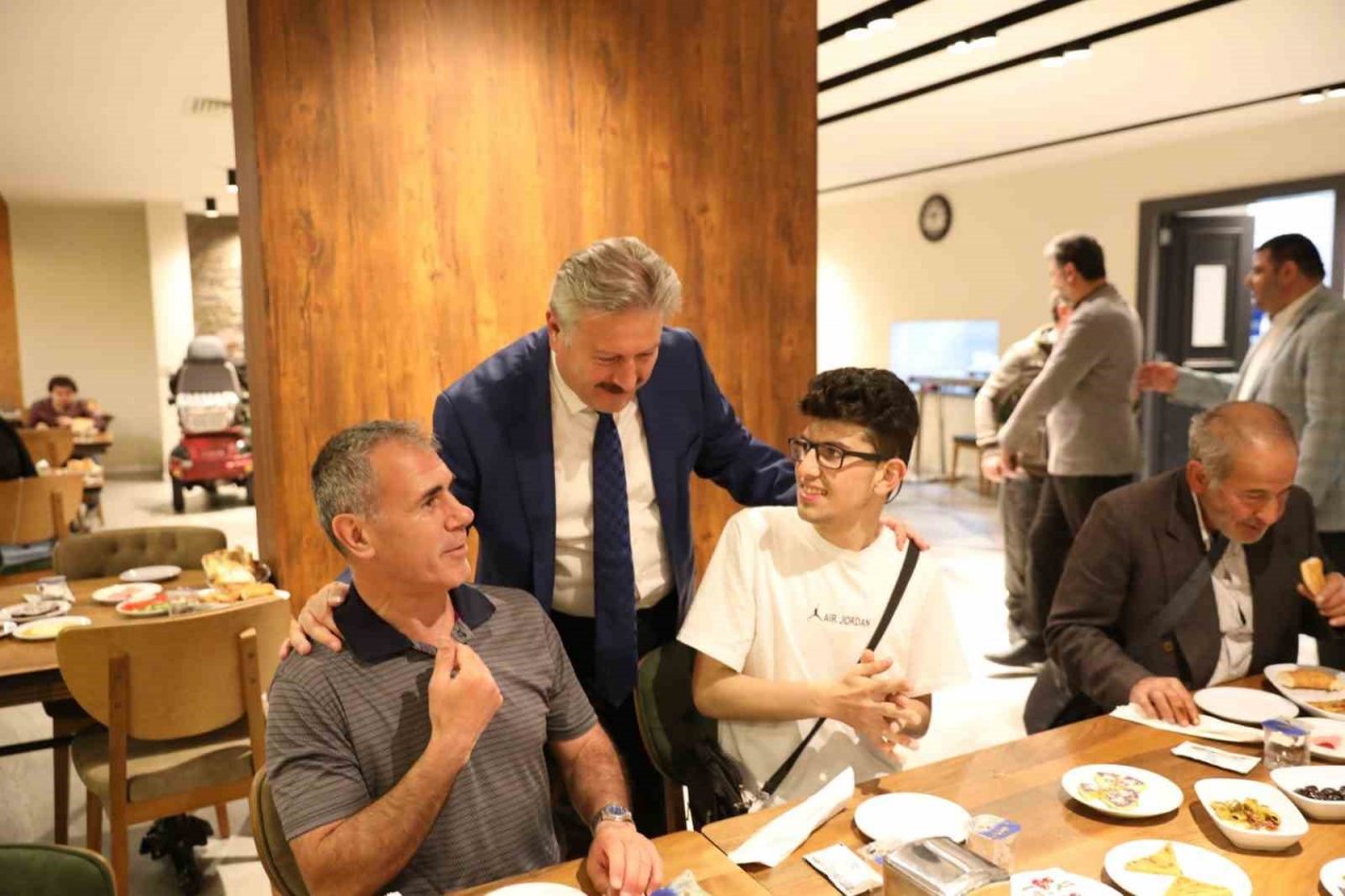 Başkan Palancıoğlu engelli vatandaşlarla buluştu