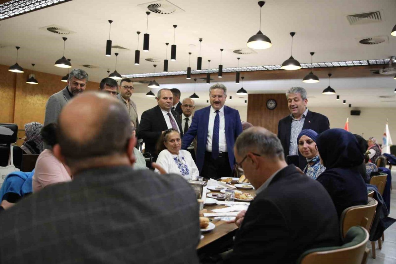 Başkan Palancıoğlu engelli vatandaşlarla buluştu