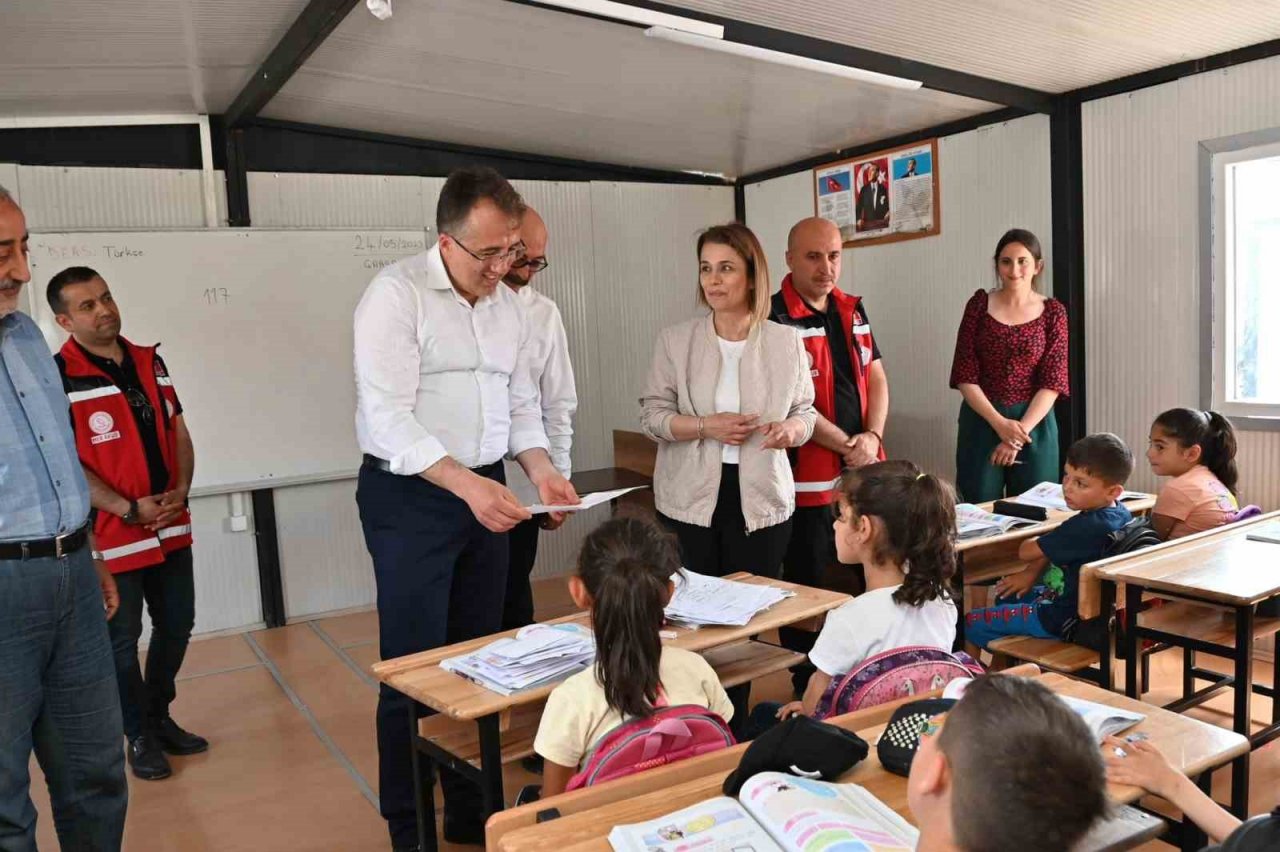 Vali Becel ve Başkan Savran, depremzede çocuklarla bir araya geldi