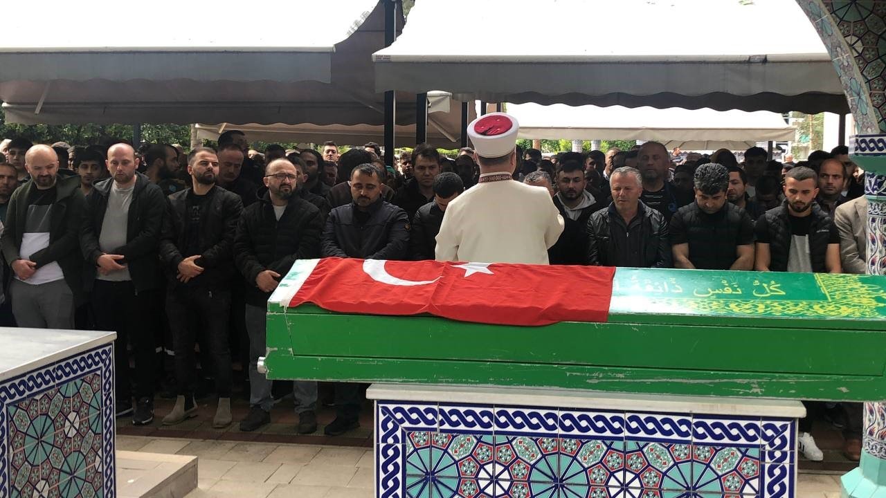6 cana umut olan Mert’in cenaze namazı kılındı