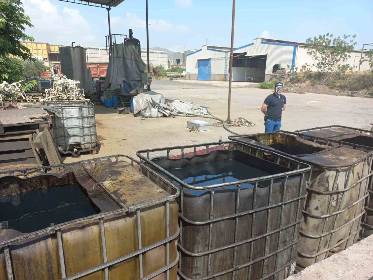 Fabrikayı kaçak akaryakıt tesisine çevirdiler: 16 gözaltı