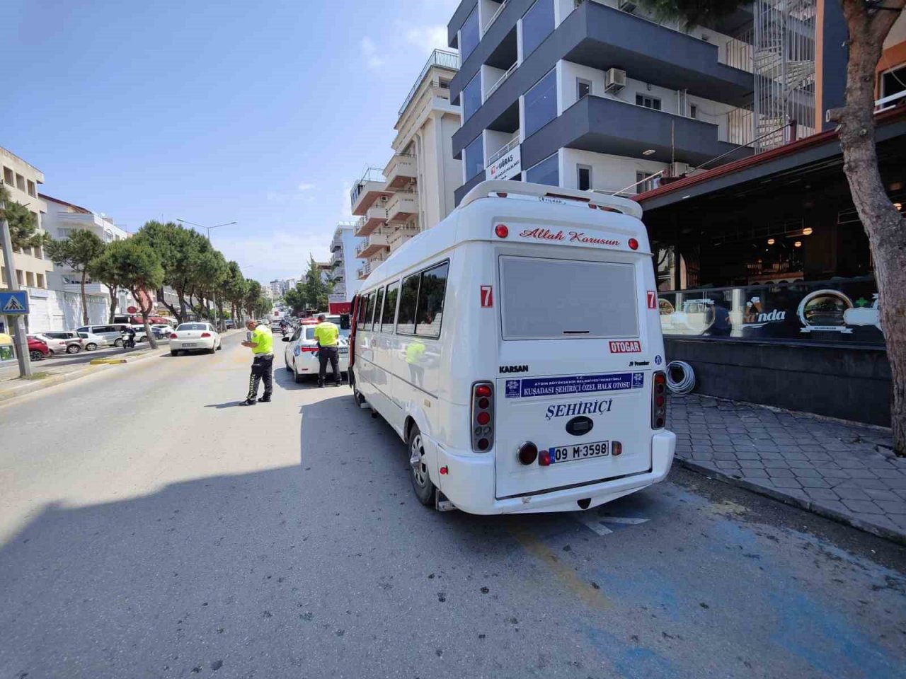 Yolcu dolu minibüsün şoförü alkollü çıktı, gözaltına alındı