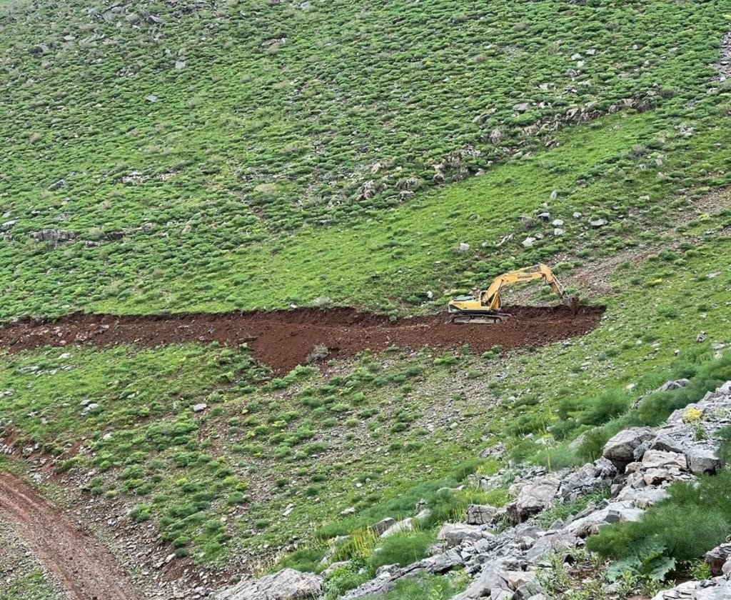 Uludere’de yayla yolları bir bir açılıyor