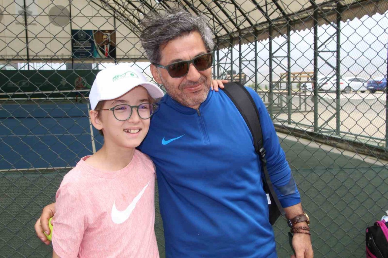 Yerli ve yabancı sporcular, Şırnak Cudi Cup Tenis Turnuvası’nı değerlendirdi