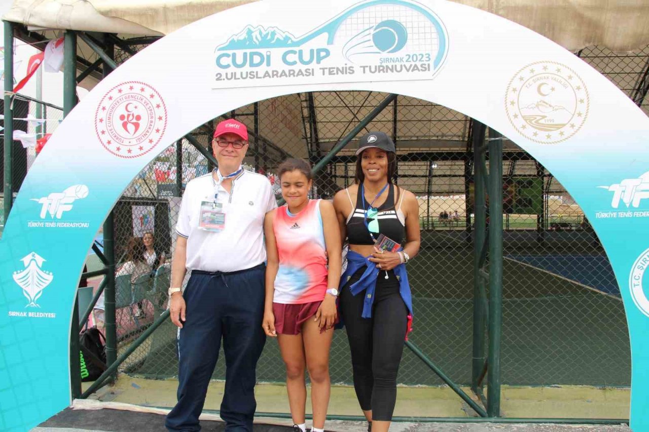 Yerli ve yabancı sporcular, Şırnak Cudi Cup Tenis Turnuvası’nı değerlendirdi