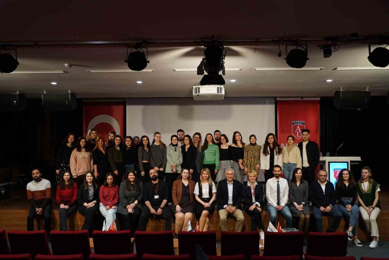 Uzmanından genç çiftlere öneri: 2 yıl sonra çocuk sahibi olun