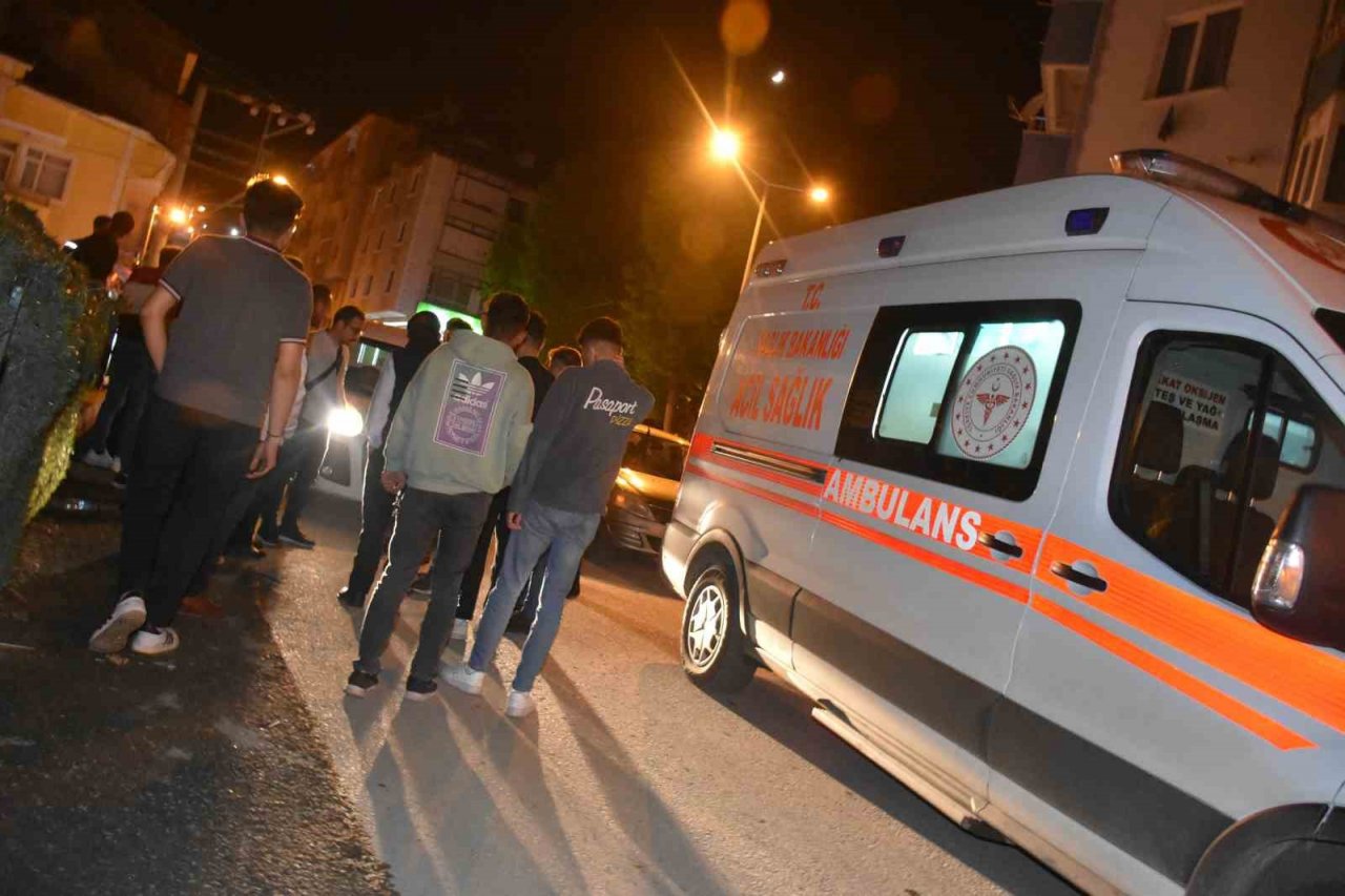 Hafif ticari aracın çarptığı yaya yaralandı