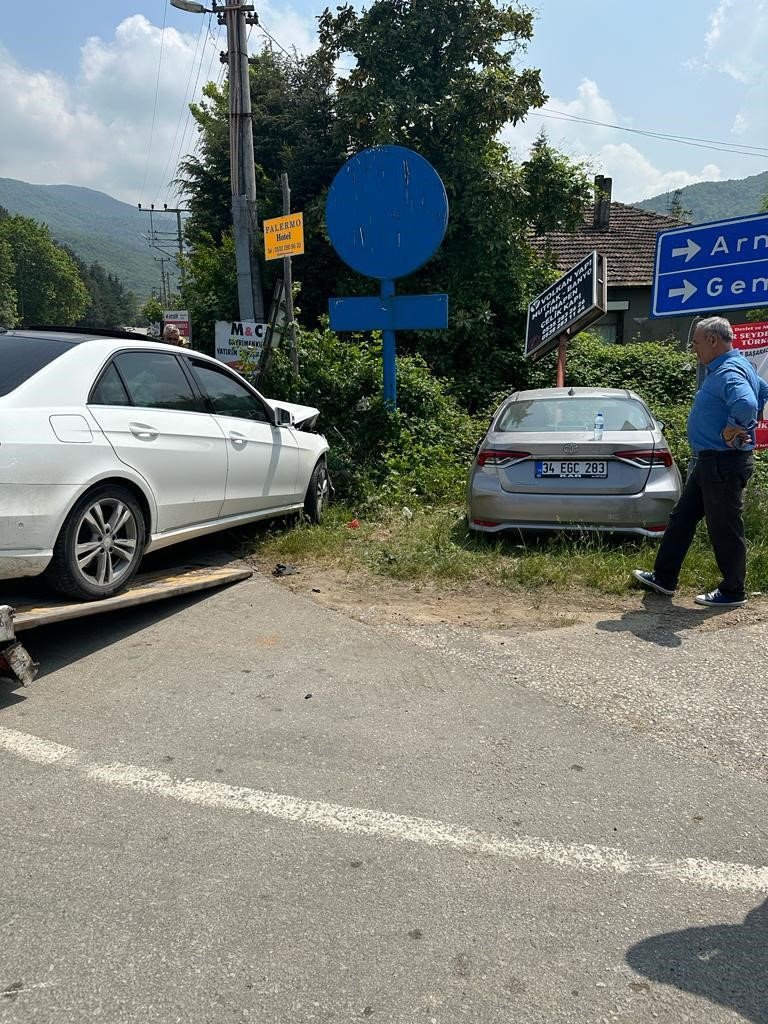 Yalova’da trafik kazası: 2 yaralı
