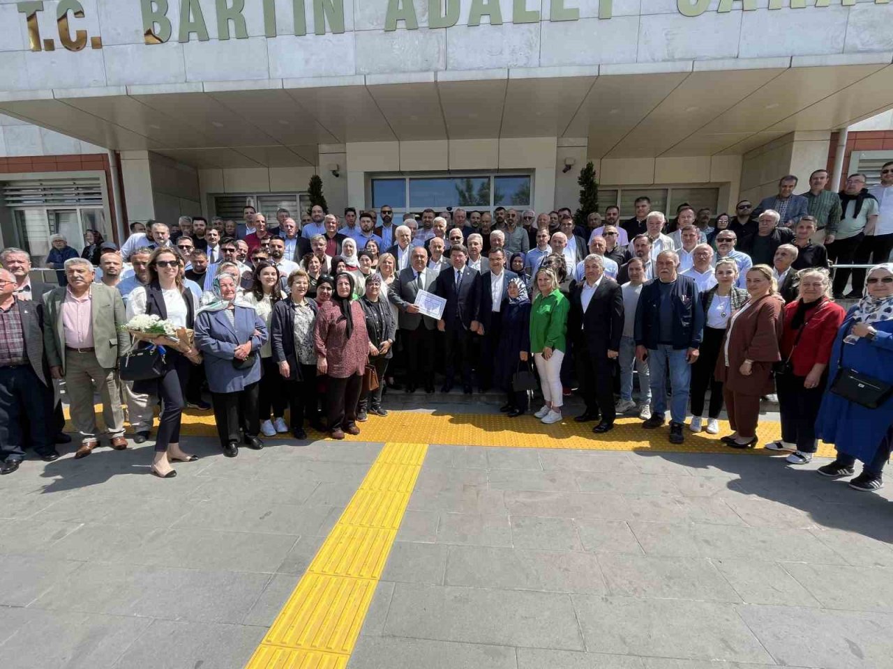 Bartın’da AK Parti’den milletvekili seçilen Aldatmaz mazbatasını aldı